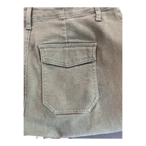 👖 EUC++ CABI Women’s Green Compass Jogger Utility Pants | Size 4 (Runs Big) - Picture 4 of 9